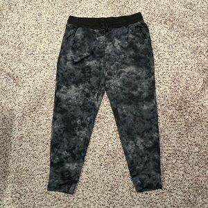 Women’s Athletic Joggers, Size large